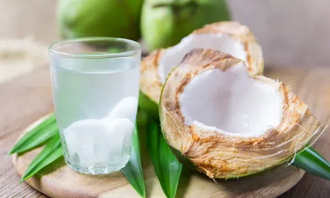 9 loại đồ uống lành mạnh nhất khi bạn thèm thứ gì đó có hương vị hơn nước lọc