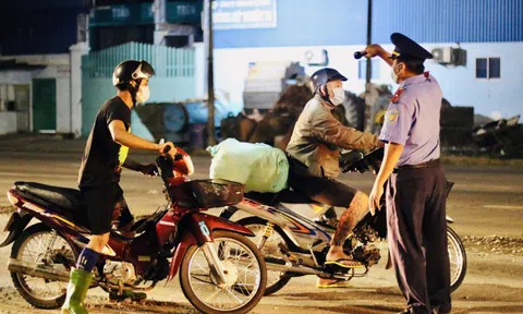 Chưa xét nghiệm âm tính, nhiều xe đi từ TP.HCM, Bình Dương... phải quay đầu