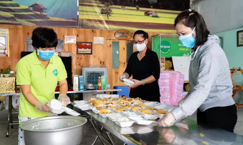 Tình người trong khu cách ly ở Phường Trường Thọ - TP. Thủ Đức, TP.HCM