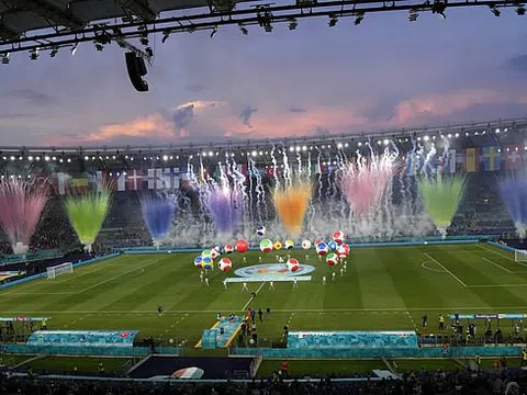 CHÙM ẢNH: Lễ khai mạc EURO 2020 rực rỡ và hiện đại