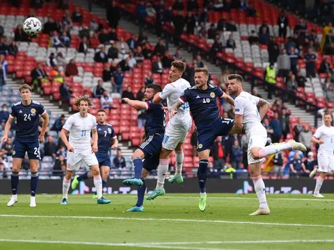 Scotland 0-2 CH Séc: 2 ‘gáo nước’, 1 bài học