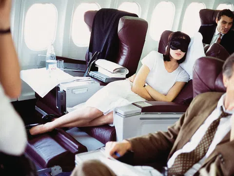 Cách ngủ ngon trên máy bay và tàu hỏa