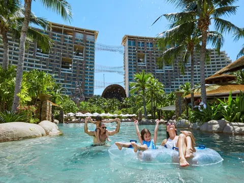 Tận hưởng lễ hội té nước Songkran đặc sắc với Centara Hotels & Resorts