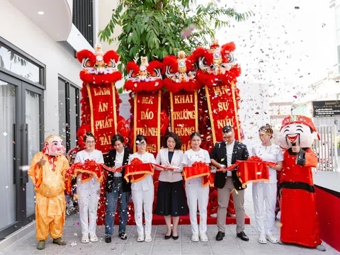 Tưng bừng khai trương chi nhánh Thanh Tuyền Signature