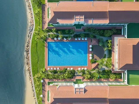 Tận hưởng không gian thanh bình tại Renaissance Hội An Resort & Spa nằm ẩn mình nơi ngoại ô Hội An.