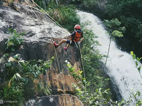 Cuối tuần vượt thác, trekking xuyên rừng ở Đà Lạt