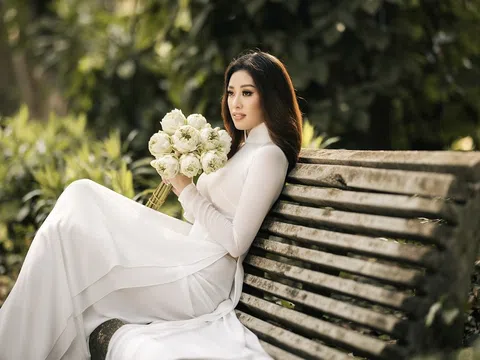 Hoa hậu Khánh Vân tôn vinh áo dài Việt Nam trong loạt ảnh mới